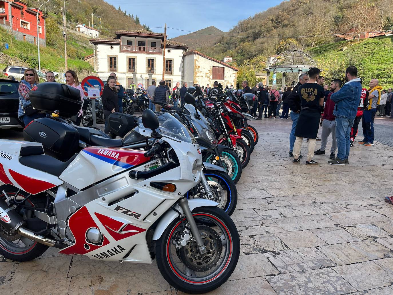 Sonoro homenaje en Cabañaquinta al joven piloto Samuel Díaz