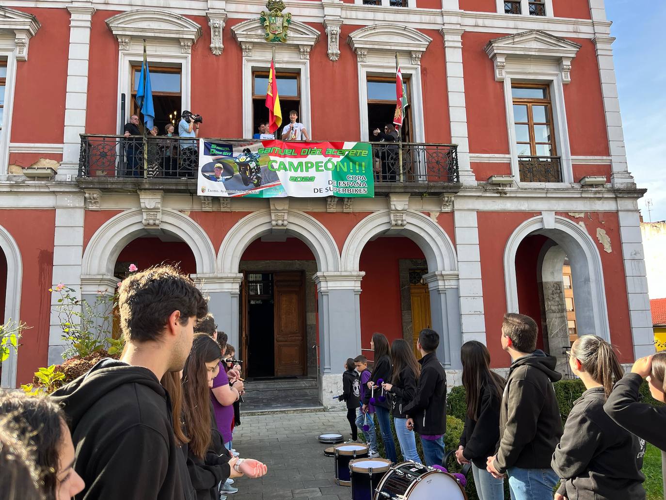 Sonoro homenaje en Cabañaquinta al joven piloto Samuel Díaz