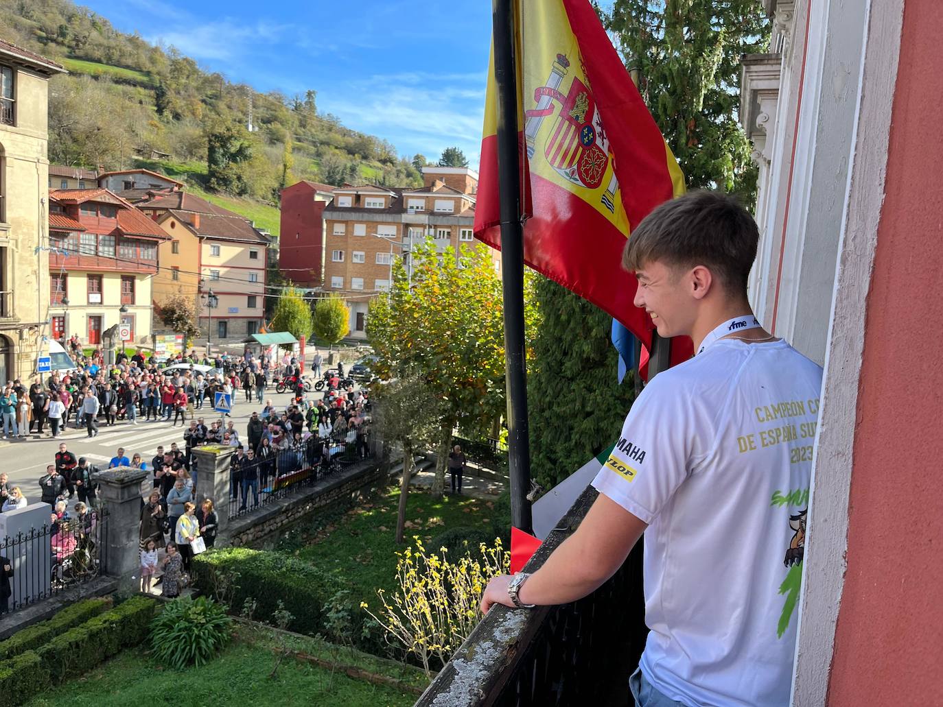 Sonoro homenaje en Cabañaquinta al joven piloto Samuel Díaz