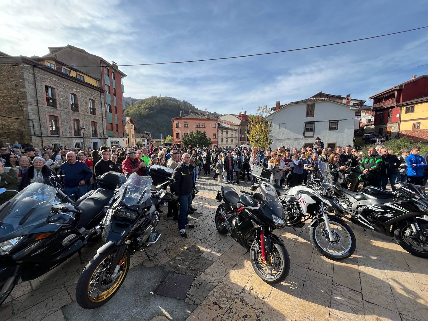 Sonoro homenaje en Cabañaquinta al joven piloto Samuel Díaz