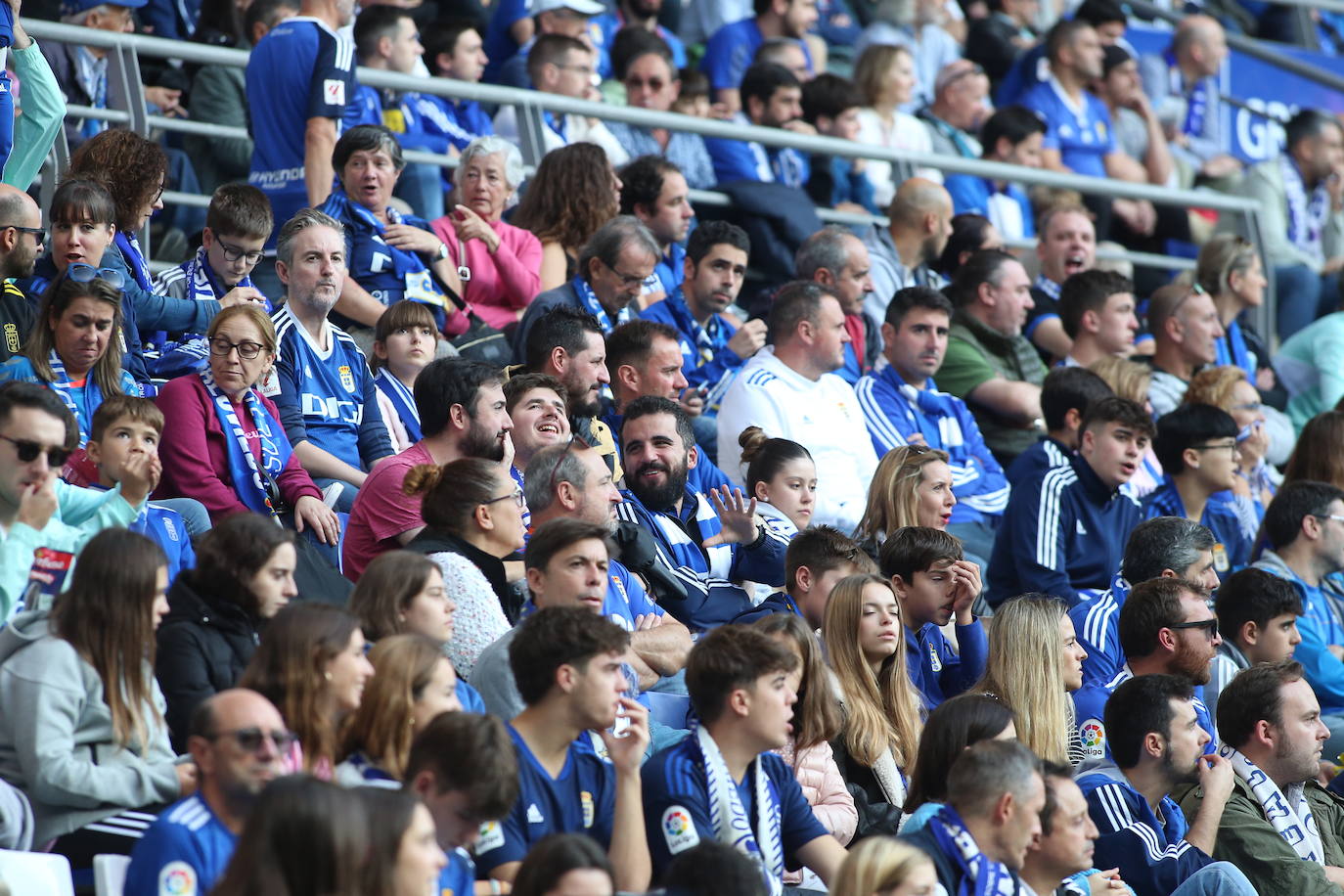 ¿Estuviste viendo el Oviedo - Eibar? ¡Búscate en las fotos del Tartiere!