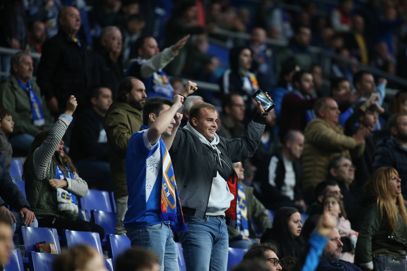 ¿Estuviste viendo el Oviedo - Eibar? ¡Búscate en las fotos del Tartiere!