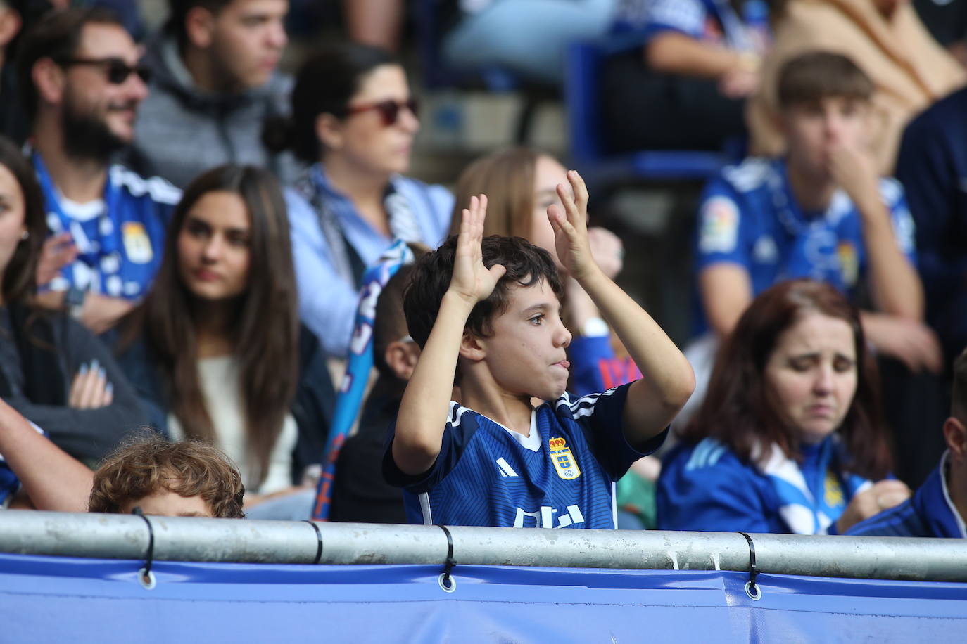 ¿Estuviste viendo el Oviedo - Eibar? ¡Búscate en las fotos del Tartiere!