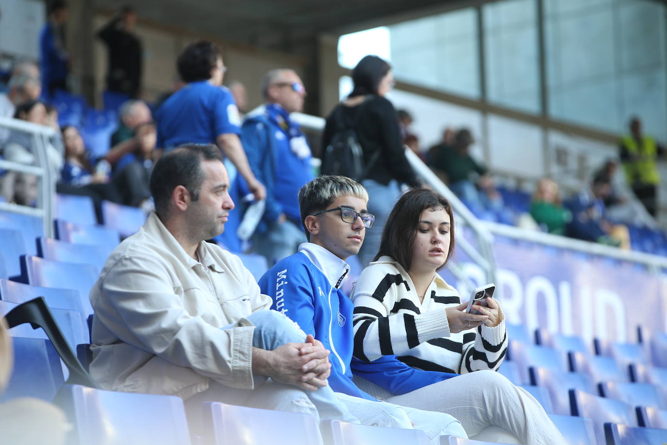 ¿Estuviste viendo el Oviedo - Eibar? ¡Búscate en las fotos del Tartiere!