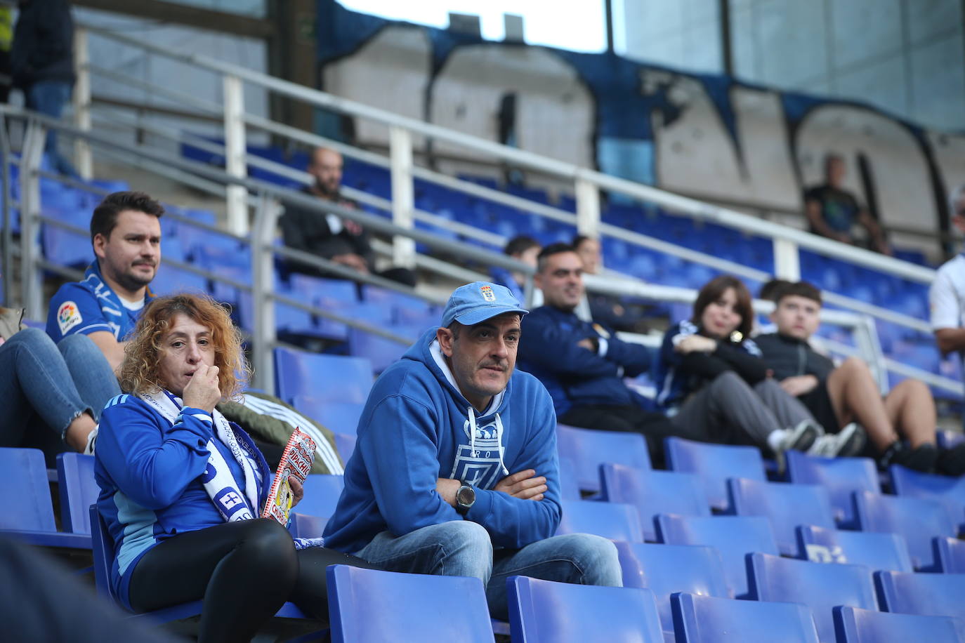 ¿Estuviste viendo el Oviedo - Eibar? ¡Búscate en las fotos del Tartiere!