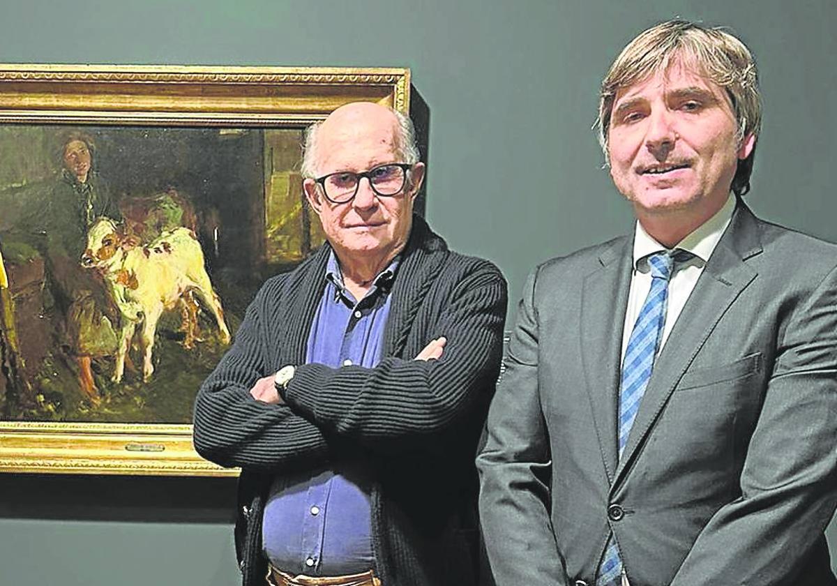 Pérez Simón, la pasada semana, en su visita al Museo de Bellas Artes, acompañado de su director, Alfonso Palacio.