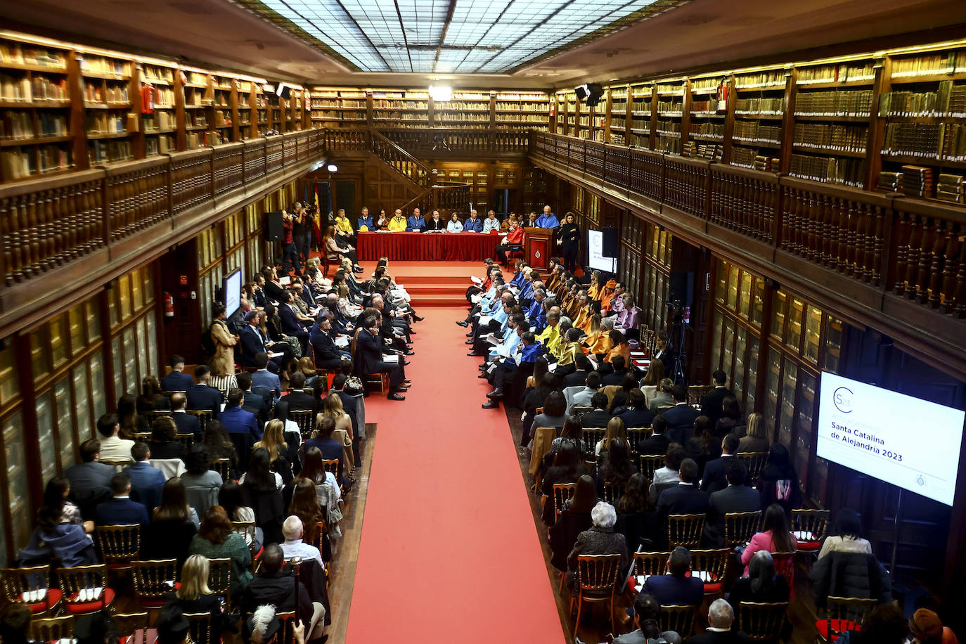 La Universidad entrega sus premios a «a los más sobresalientes»