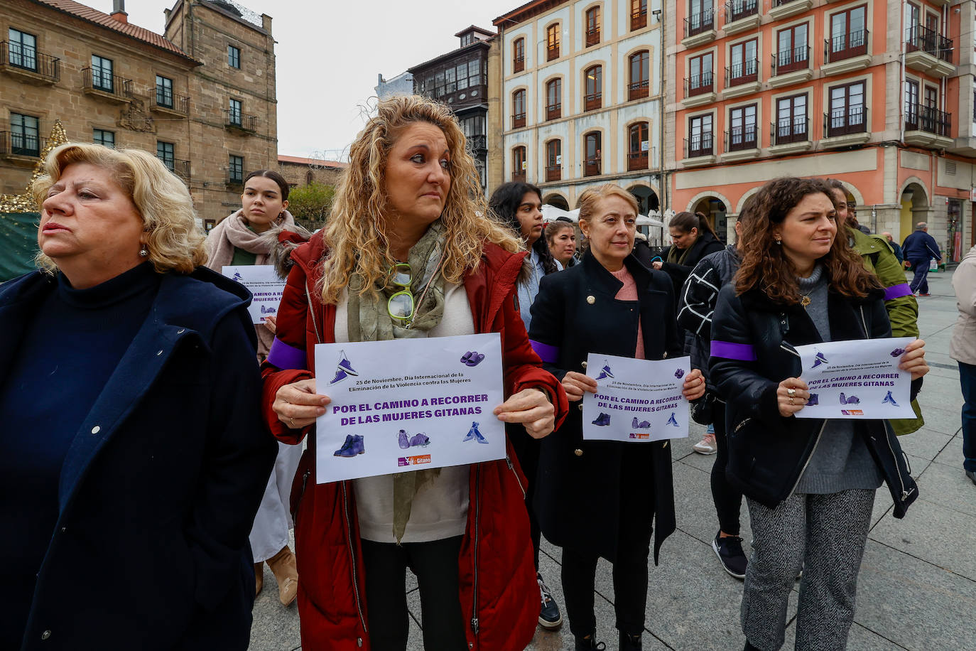 Un &#039;cementerio efímero&#039; contra la violencia de género en Avilés