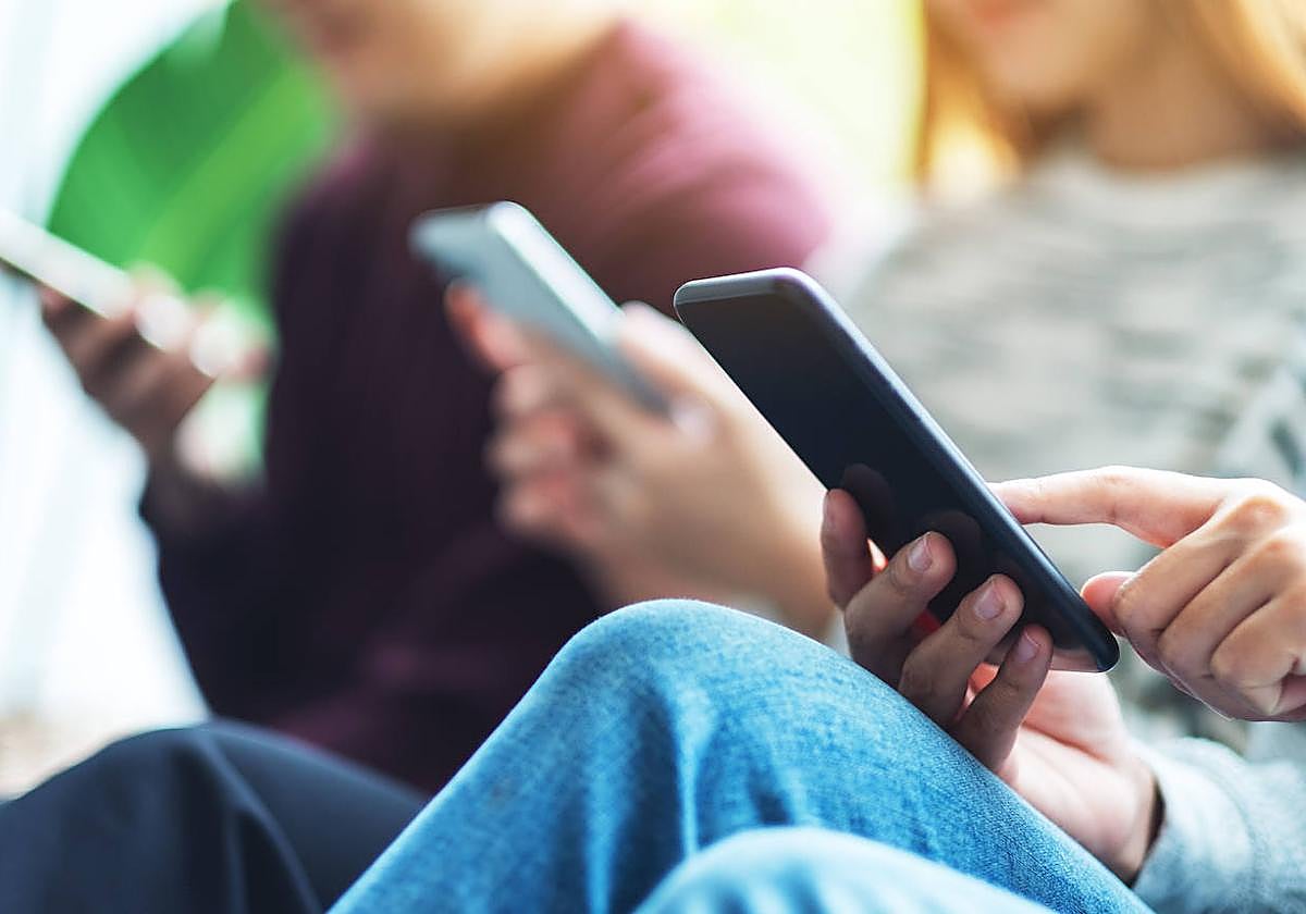 Nuevas denuncias, ahora en Madrid, por incluir a menores en chats con «ejecuciones y pornografía infantil»