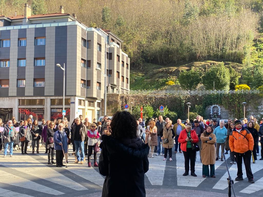 Lectura del manifiesto en Mieres
