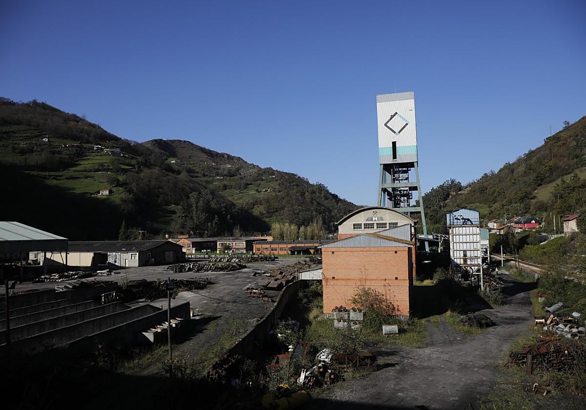 Instalaciones del pozo Santiago, en Aller.