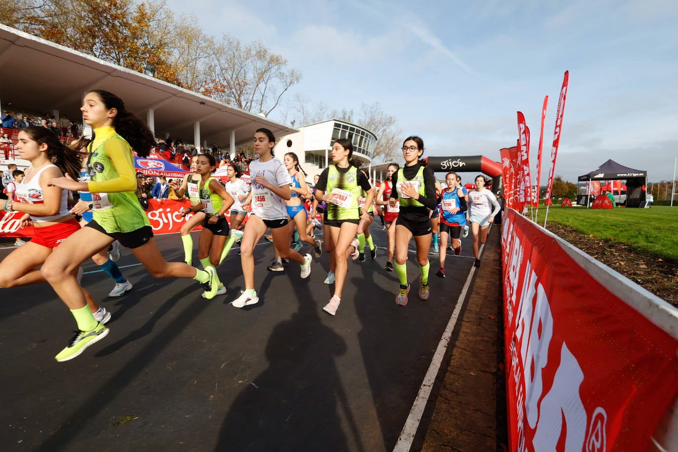 Más de 500 niños llenan el Cross Villa de Gijón