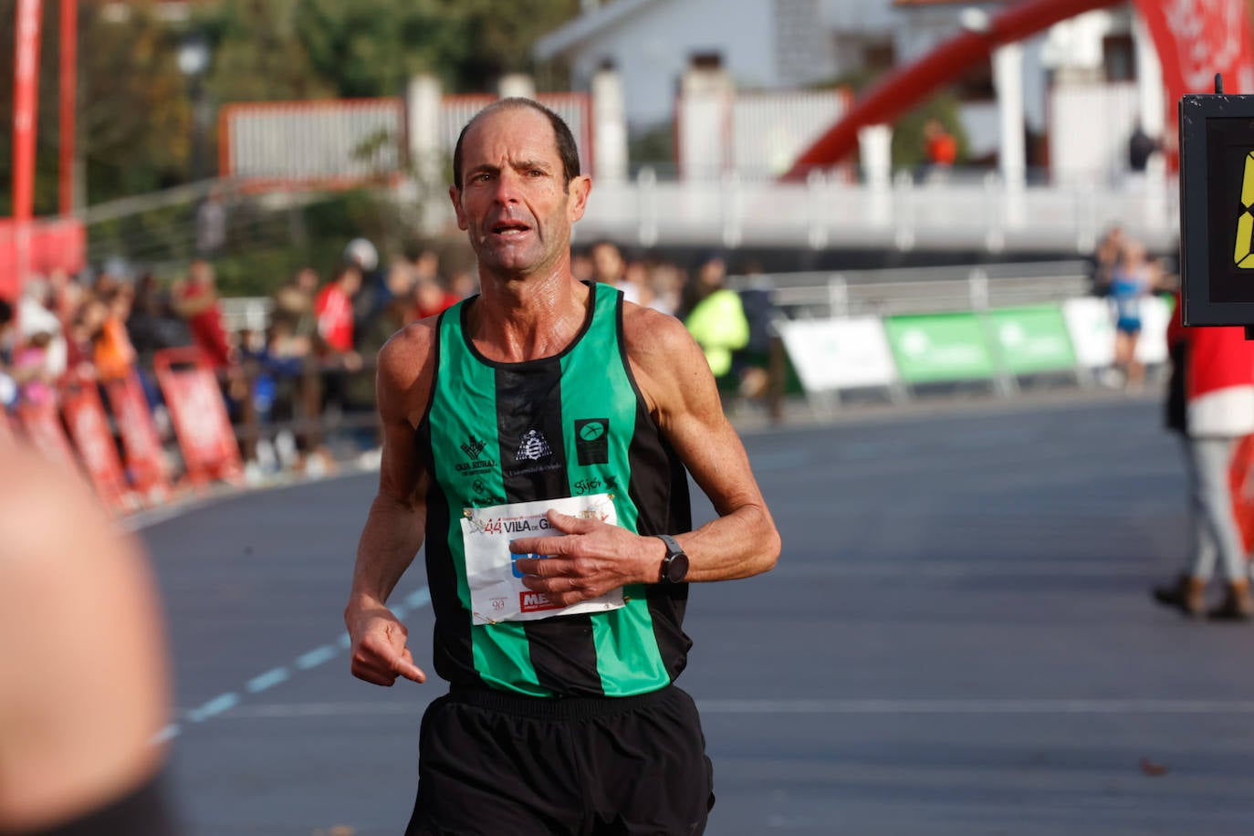 Más de 1.000 corredores se dan cita en el Cross Villa de Gijón