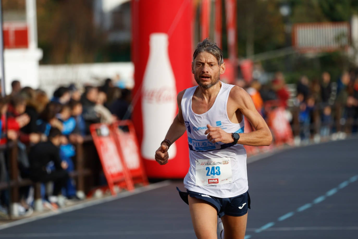 Más de 1.000 corredores se dan cita en el Cross Villa de Gijón