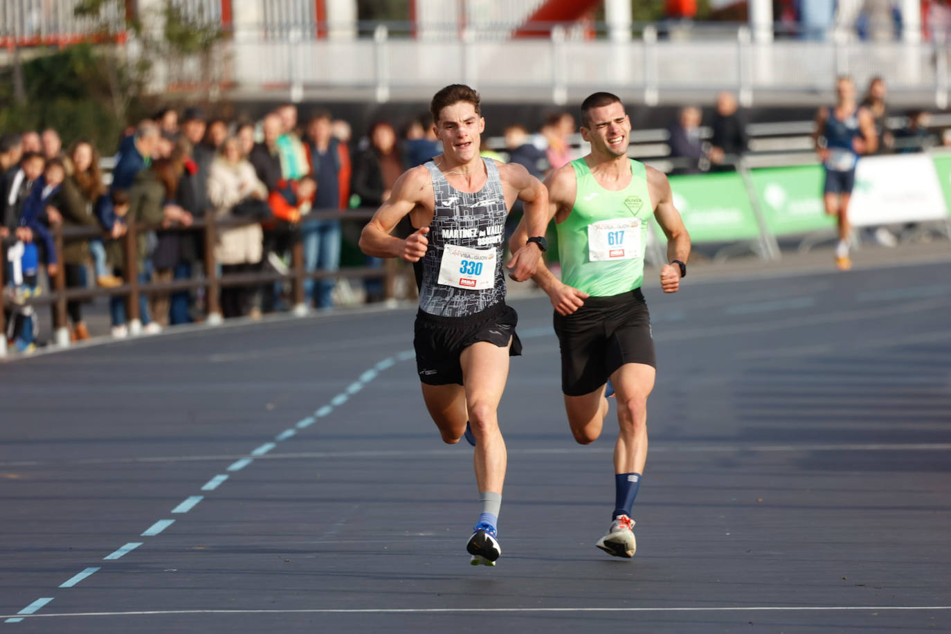 Más de 1.000 corredores se dan cita en el Cross Villa de Gijón