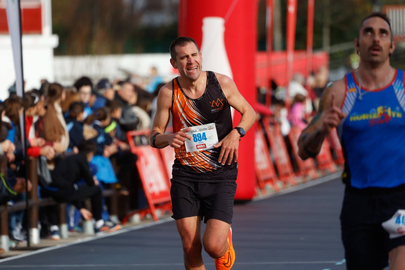 Más de 1.000 corredores se dan cita en el Cross Villa de Gijón