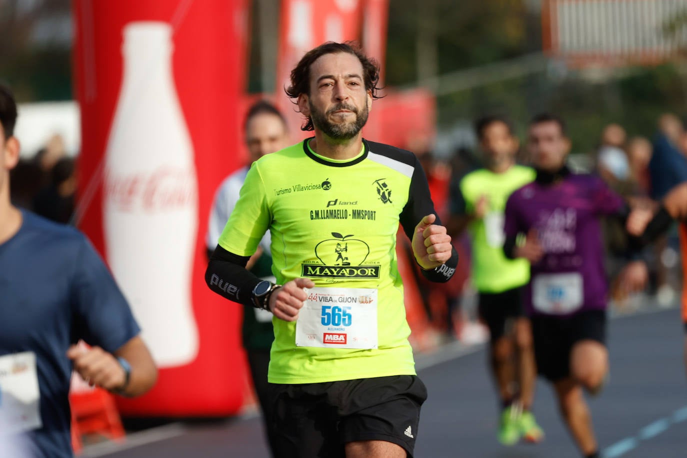 Más de 1.000 corredores se dan cita en el Cross Villa de Gijón