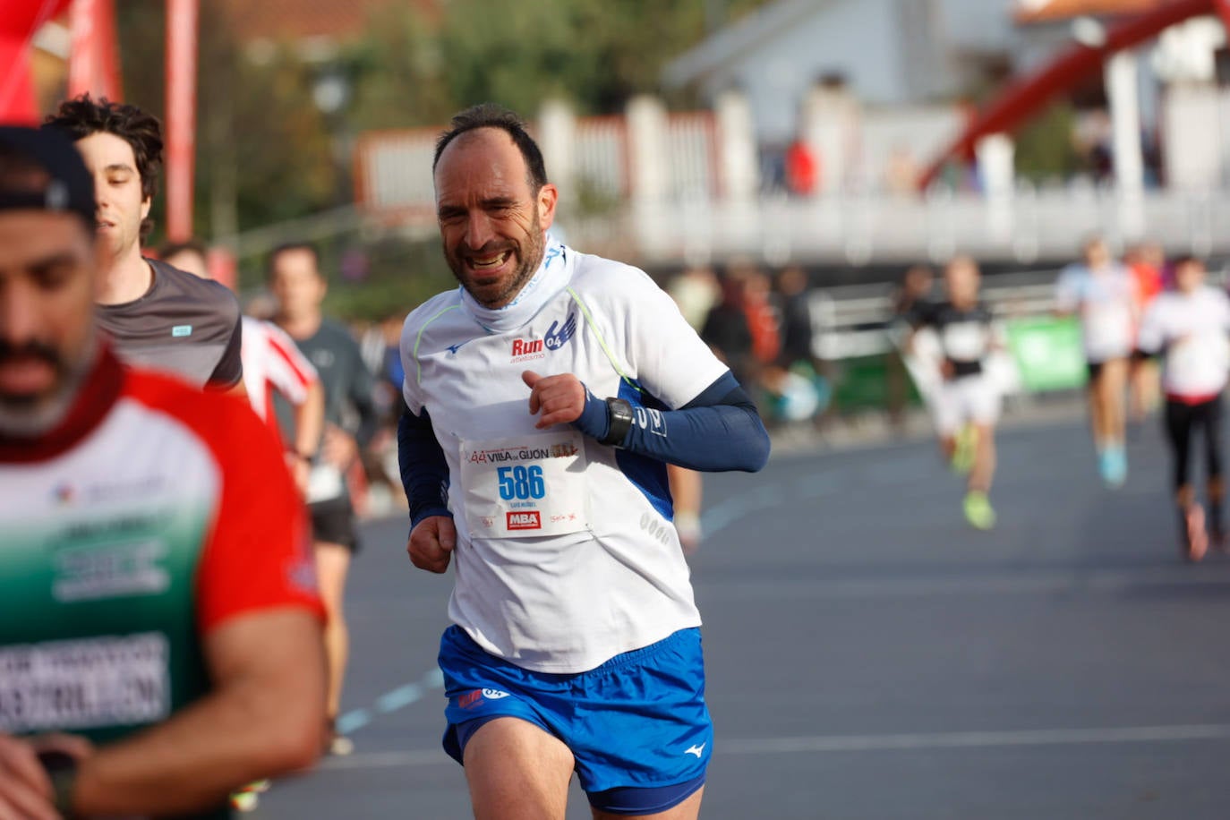 Más de 1.000 corredores se dan cita en el Cross Villa de Gijón