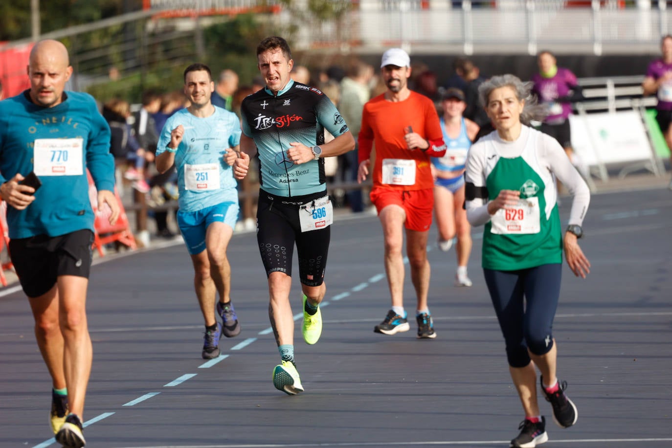 Más de 1.000 corredores se dan cita en el Cross Villa de Gijón