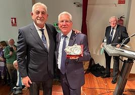 Fernando Rodríguez, presidente de La Pegarata, con Pepín Robles.