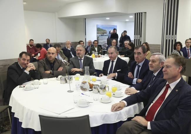 Ángel González, Jesús Martínez Salvador, Dámaso Colunga, Pablo Junceda, Ignacio López, José Ramón Fiaño y Félix Baragaño.