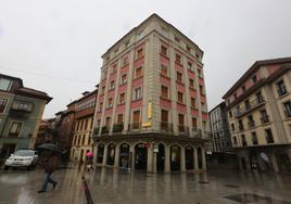 Imagen de archivo del edificio de Precios Únicos en la plaza de España.