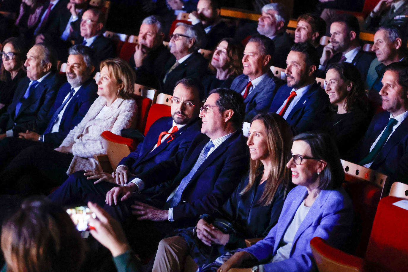 Fade distingue a representantes del mundo empresarial asturiano