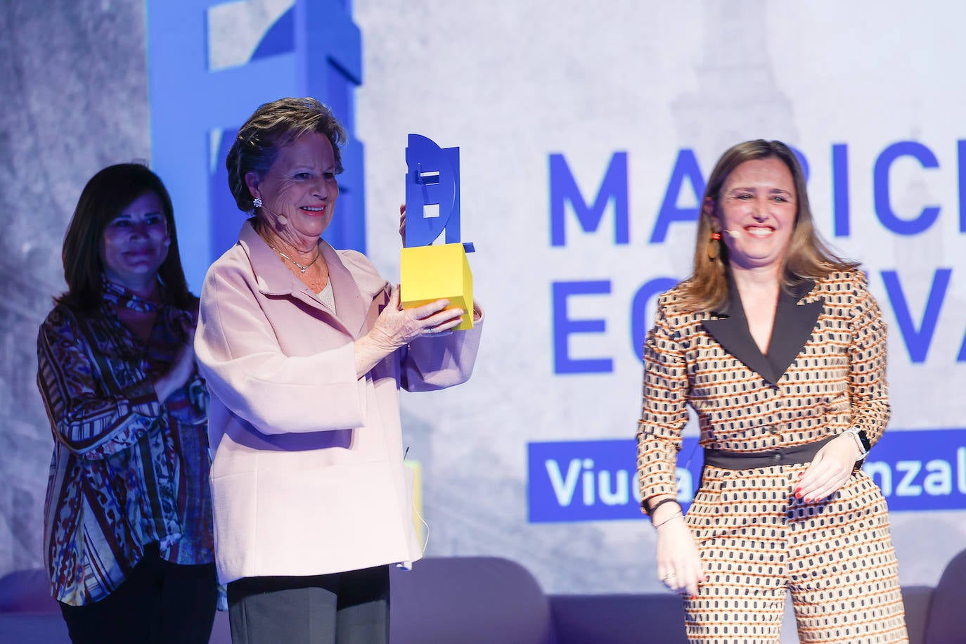 Fade distingue a representantes del mundo empresarial asturiano