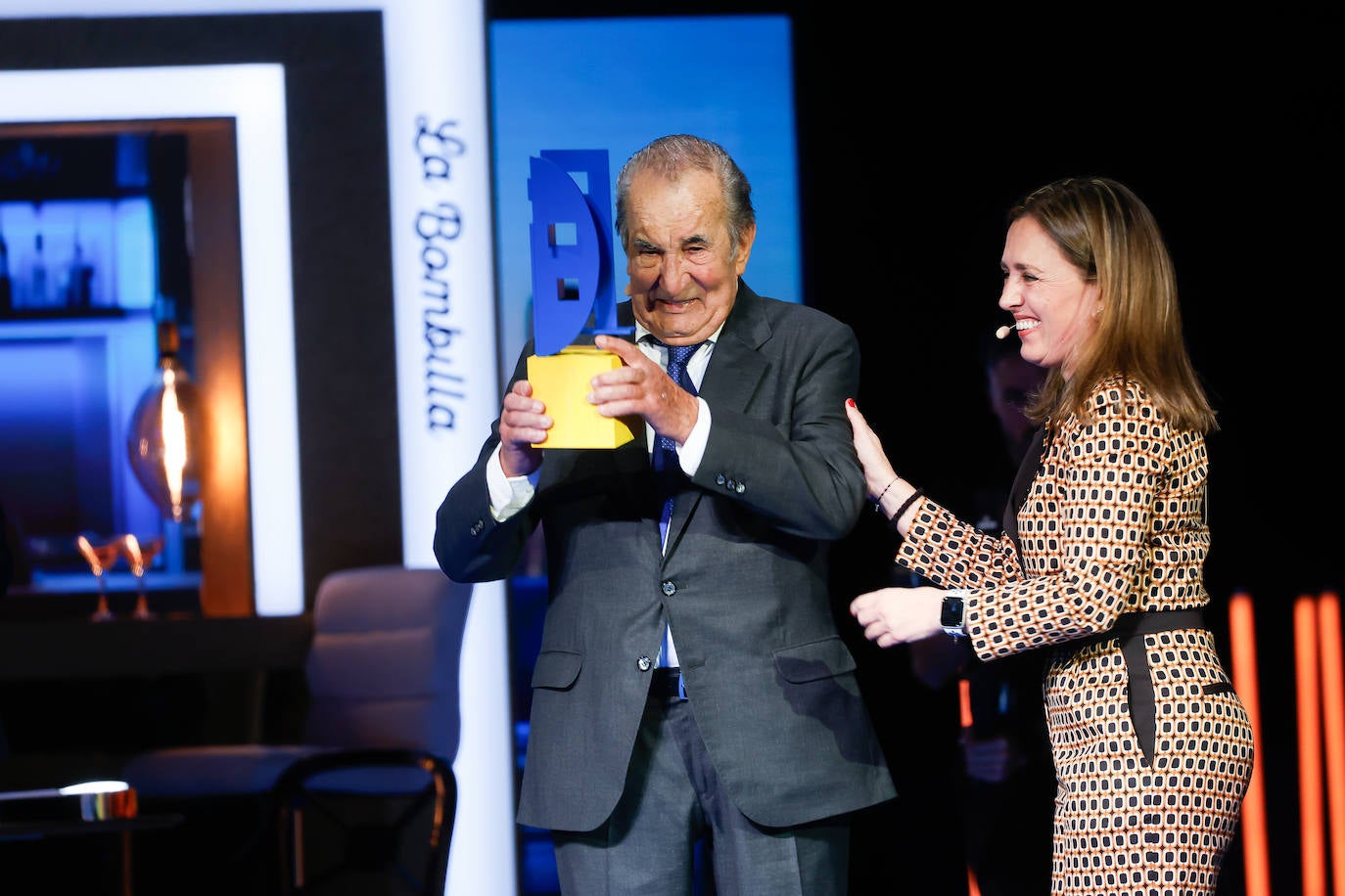 Fade distingue a representantes del mundo empresarial asturiano