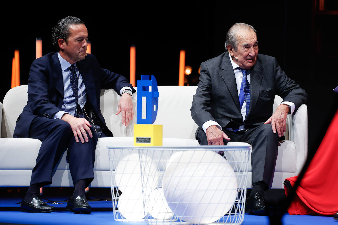 Fade distingue a representantes del mundo empresarial asturiano