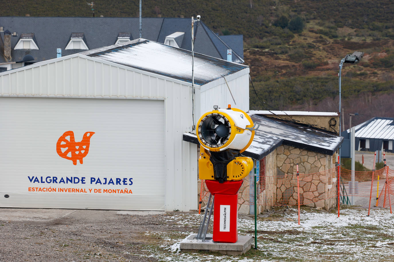 Valgrande abre la telecabina a la espera de más nieve