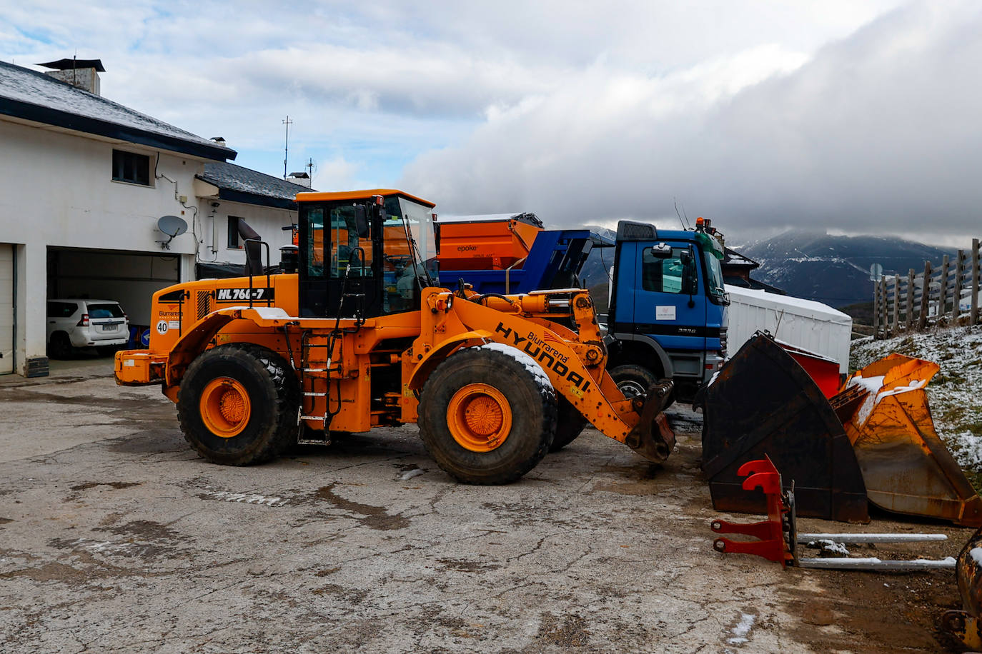 Valgrande abre la telecabina a la espera de más nieve