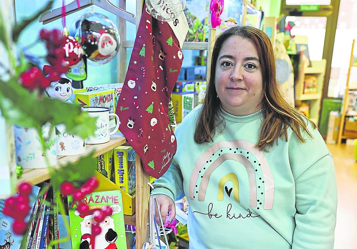 Sheyla González, presidenta de Apymec, en su tienda para niños en Las Vegas.