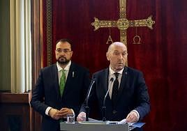 Adrián Barbón y Juan Cofiño, en el acto oficial por el Día de la Constitución.