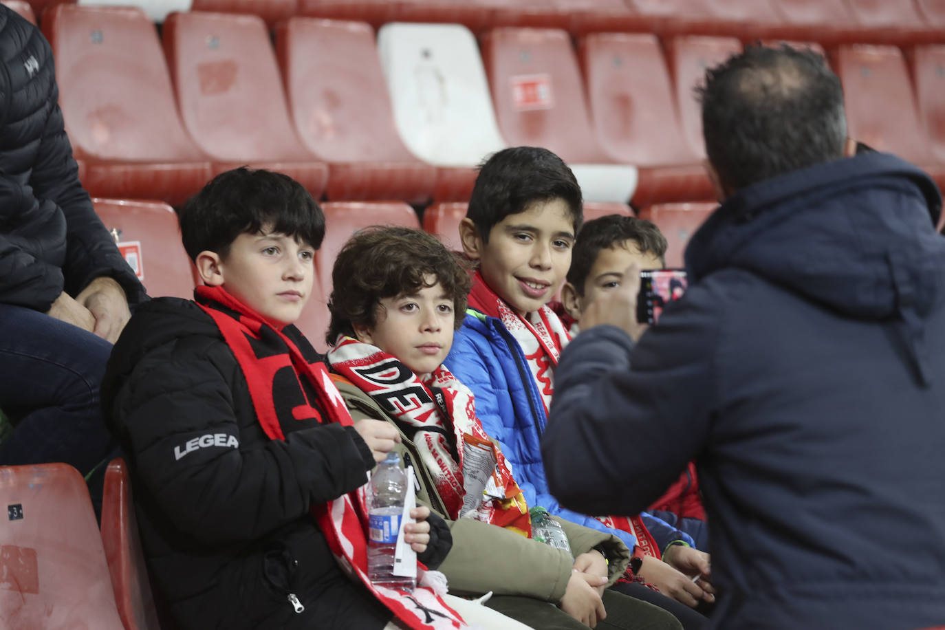 ¿Estuviste en el Sporting - Levante? ¡Búscate!