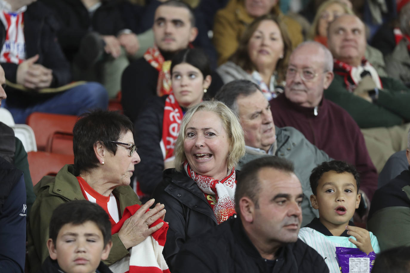 ¿Estuviste en el Sporting - Levante? ¡Búscate!