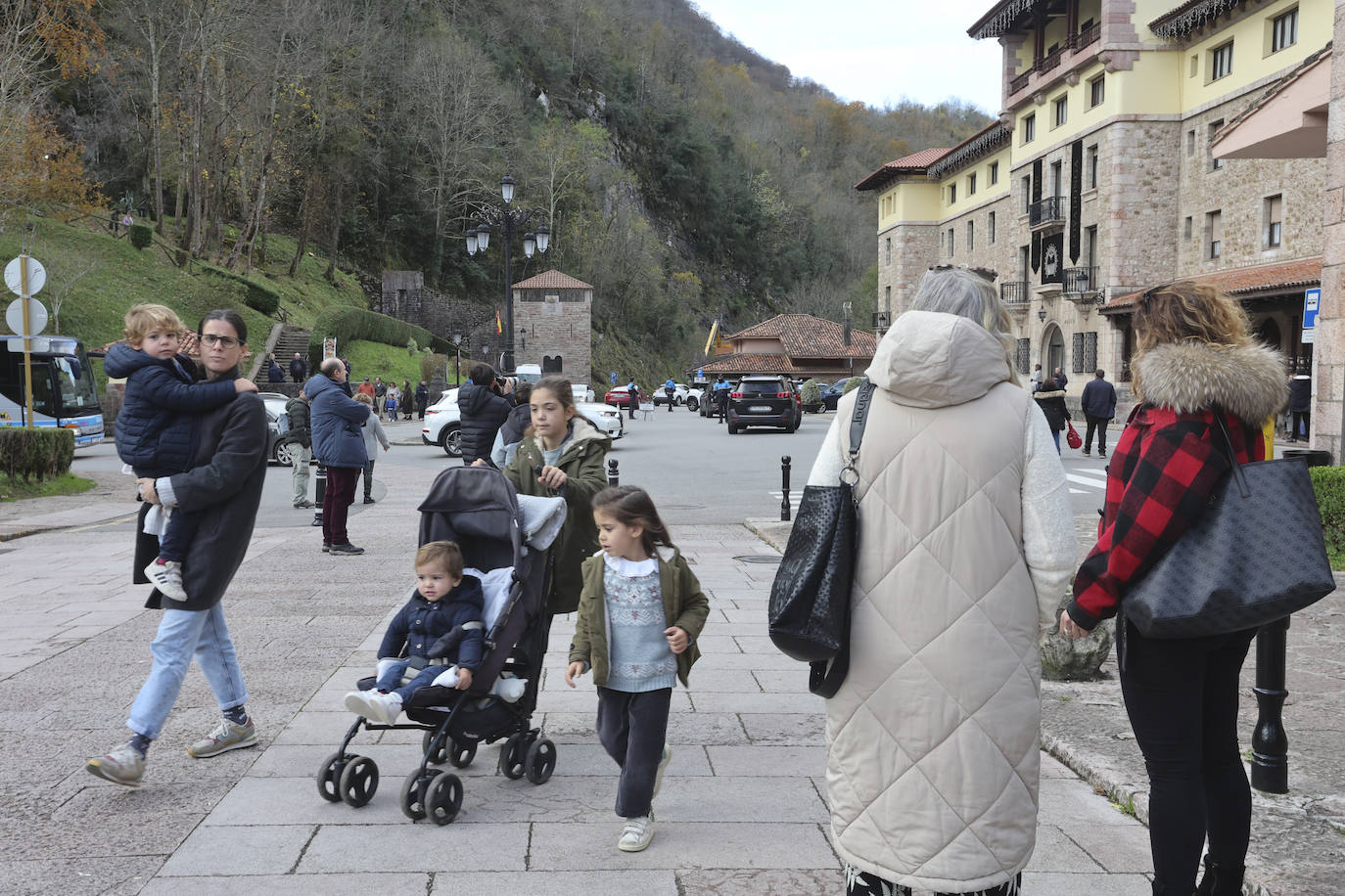 Asturias, abarrotada por el puente