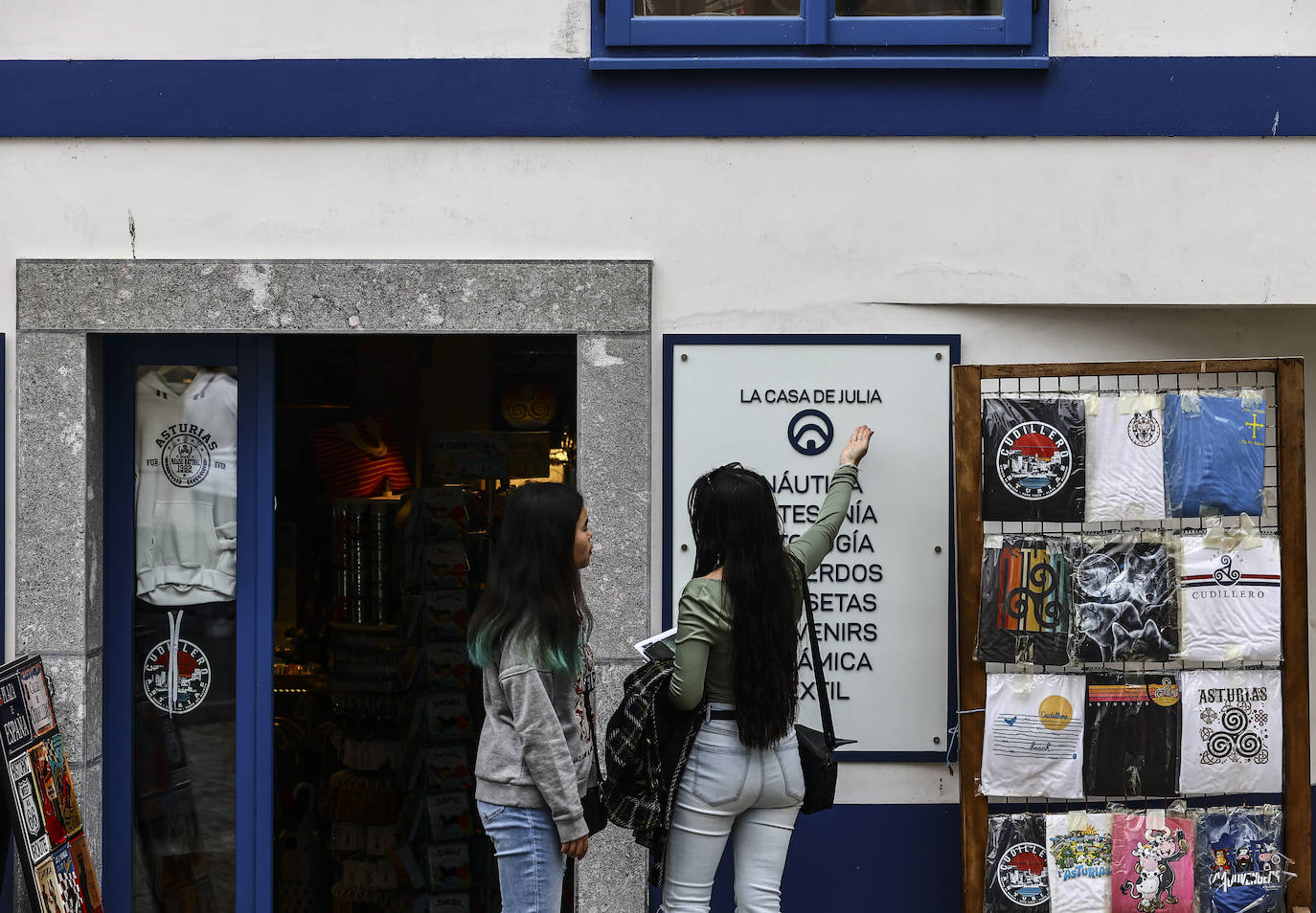 Asturias, abarrotada por el puente