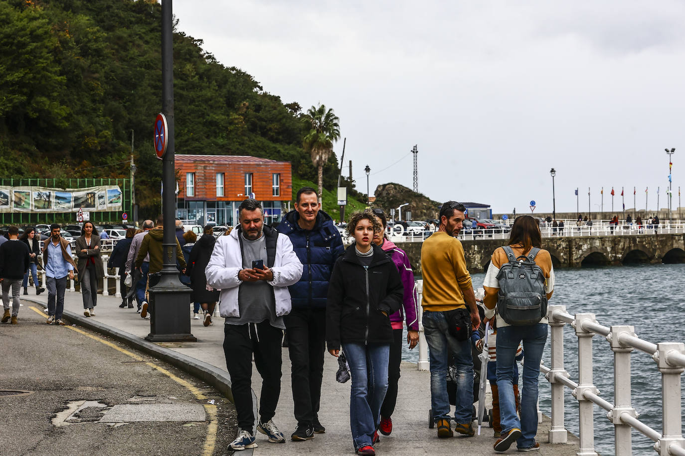 Asturias, abarrotada por el puente