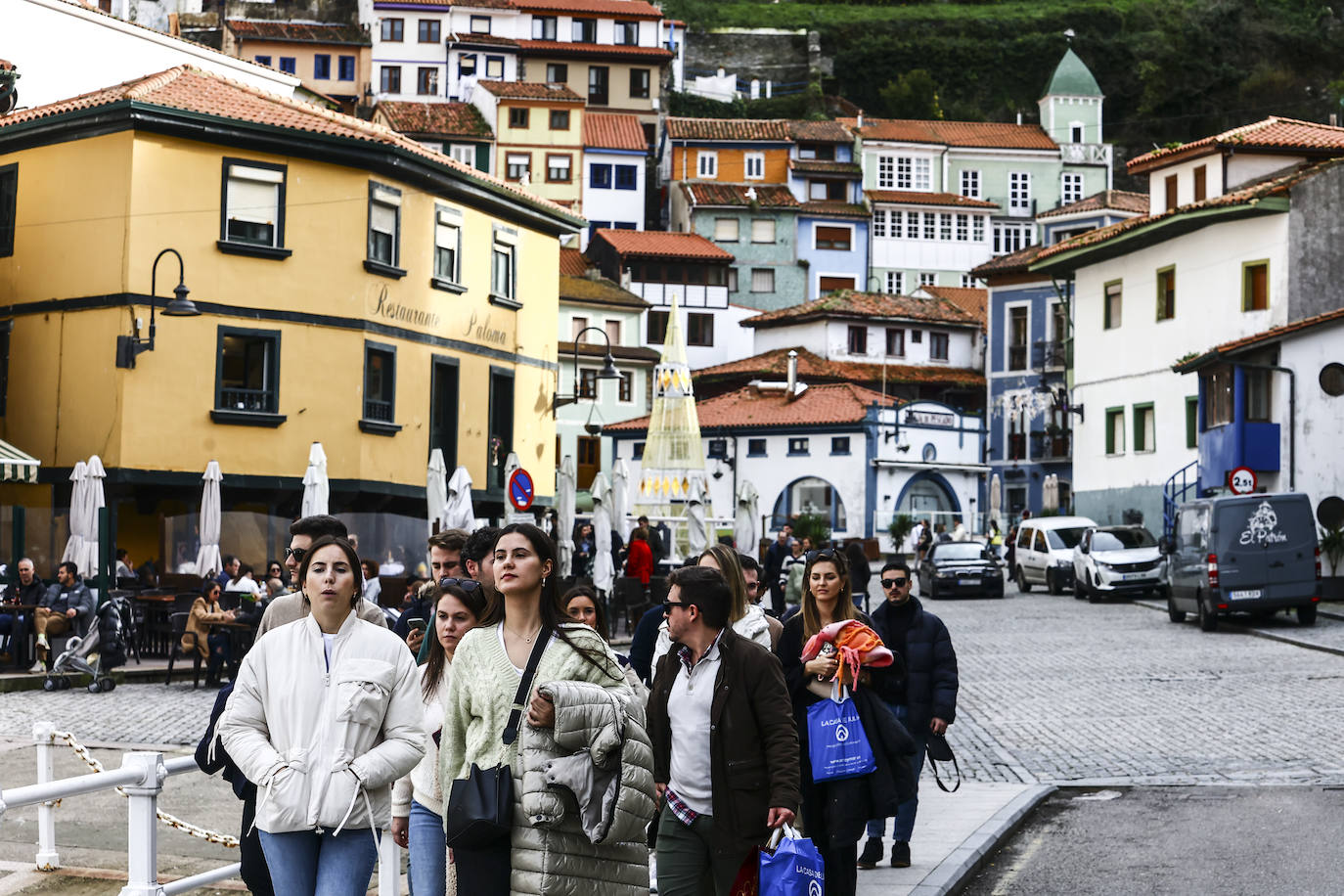 Asturias, abarrotada por el puente