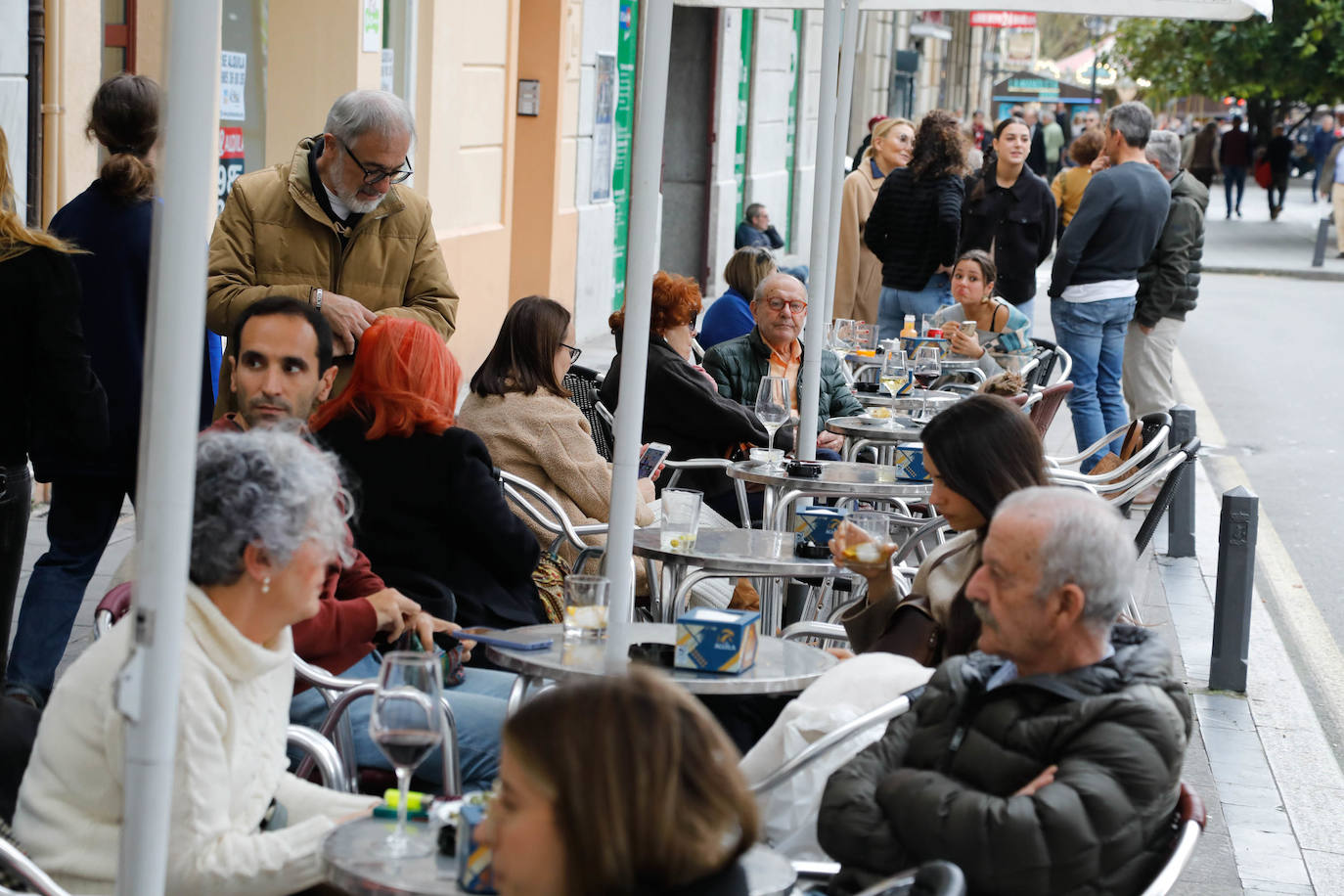 Asturias, abarrotada por el puente