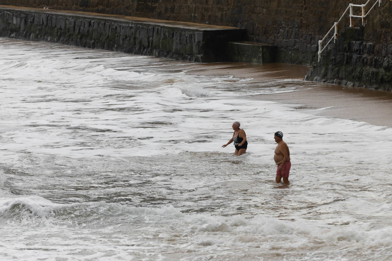 Asturias, abarrotada por el puente