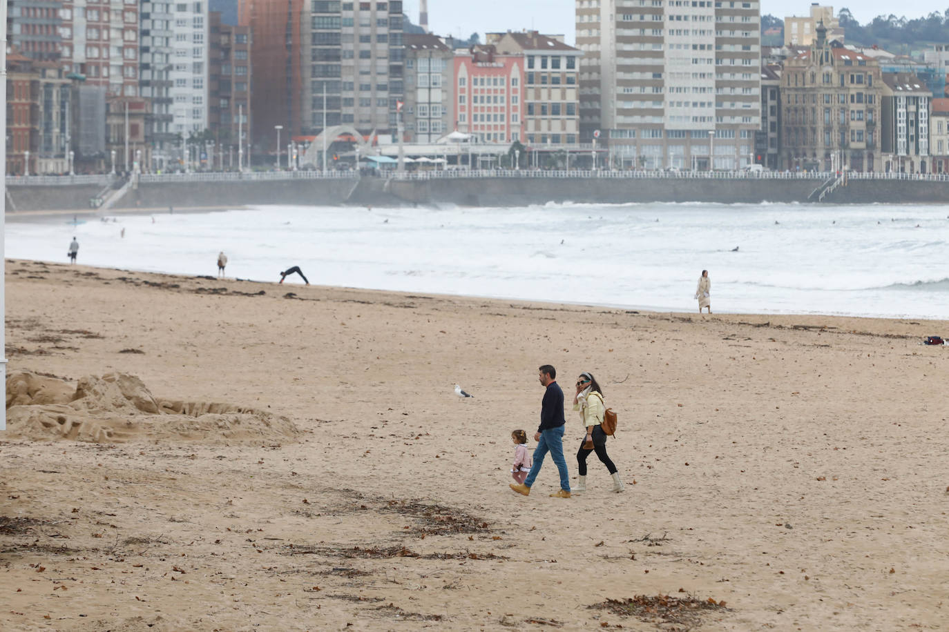 Asturias, abarrotada por el puente