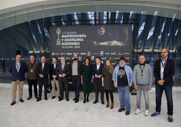 Organizadores, participantes y patrocinadores del Congreso de Gastronomía y Hostelería Sostenible que se celebra estos días en Oviedo.