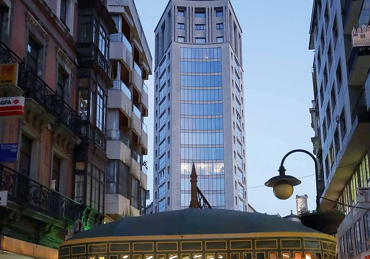 La Jirafa fue el primer edificio proyectado como rascacielos en Oviedo.