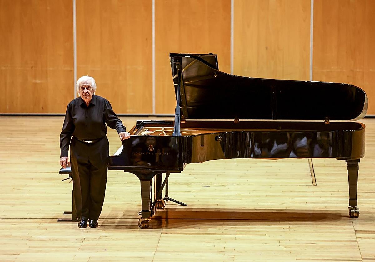 Joaquín Achúcarro, anoche, sobre el escenario del Auditorio.