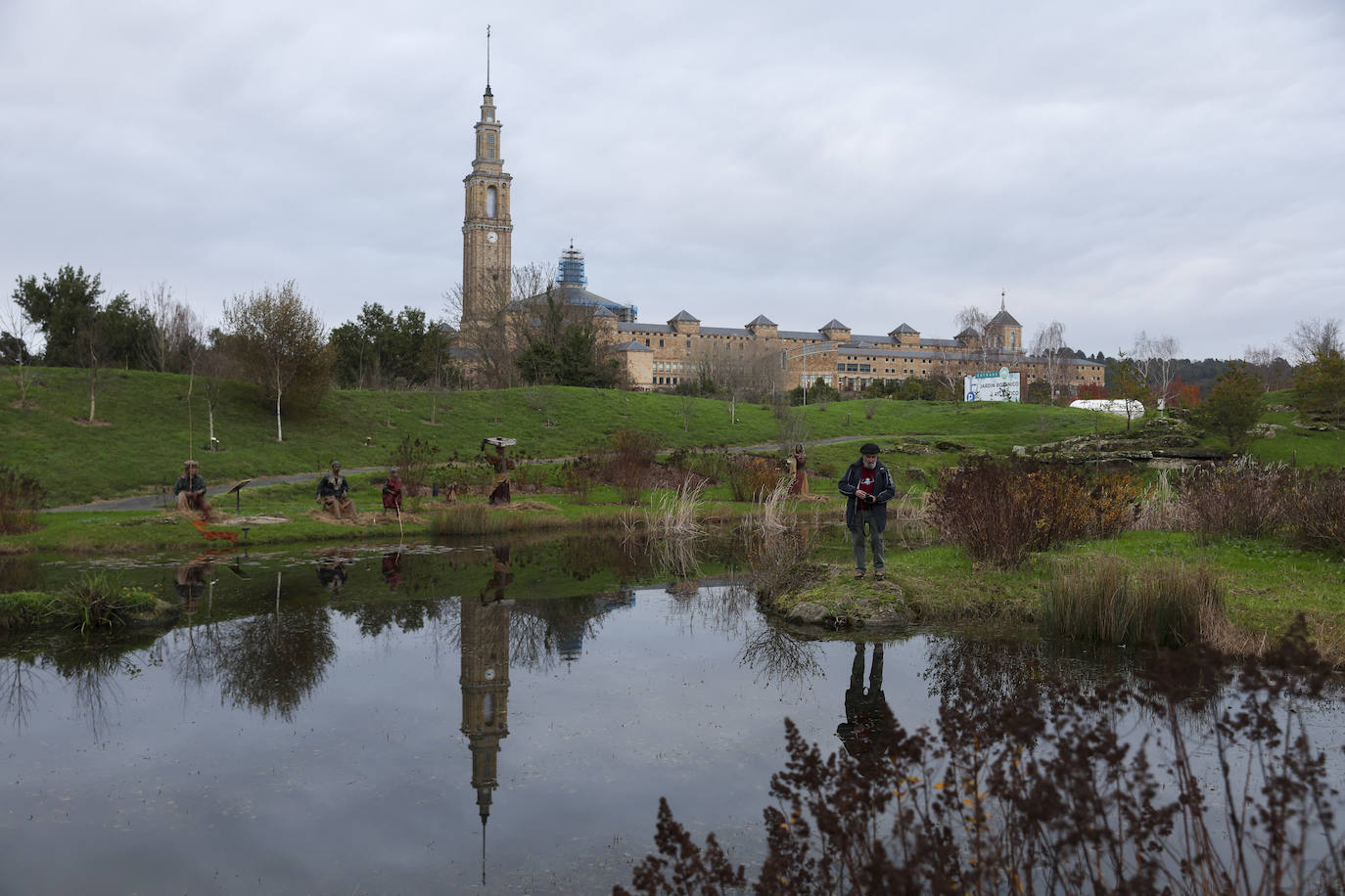 El belén del Ponticu enciende la Navidad en el Botánico de Gijón