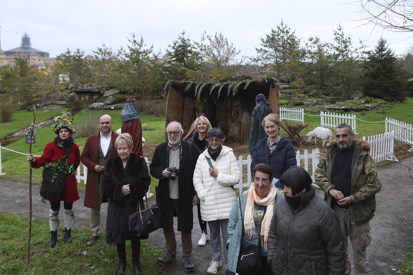 El belén del Ponticu enciende la Navidad en el Botánico de Gijón