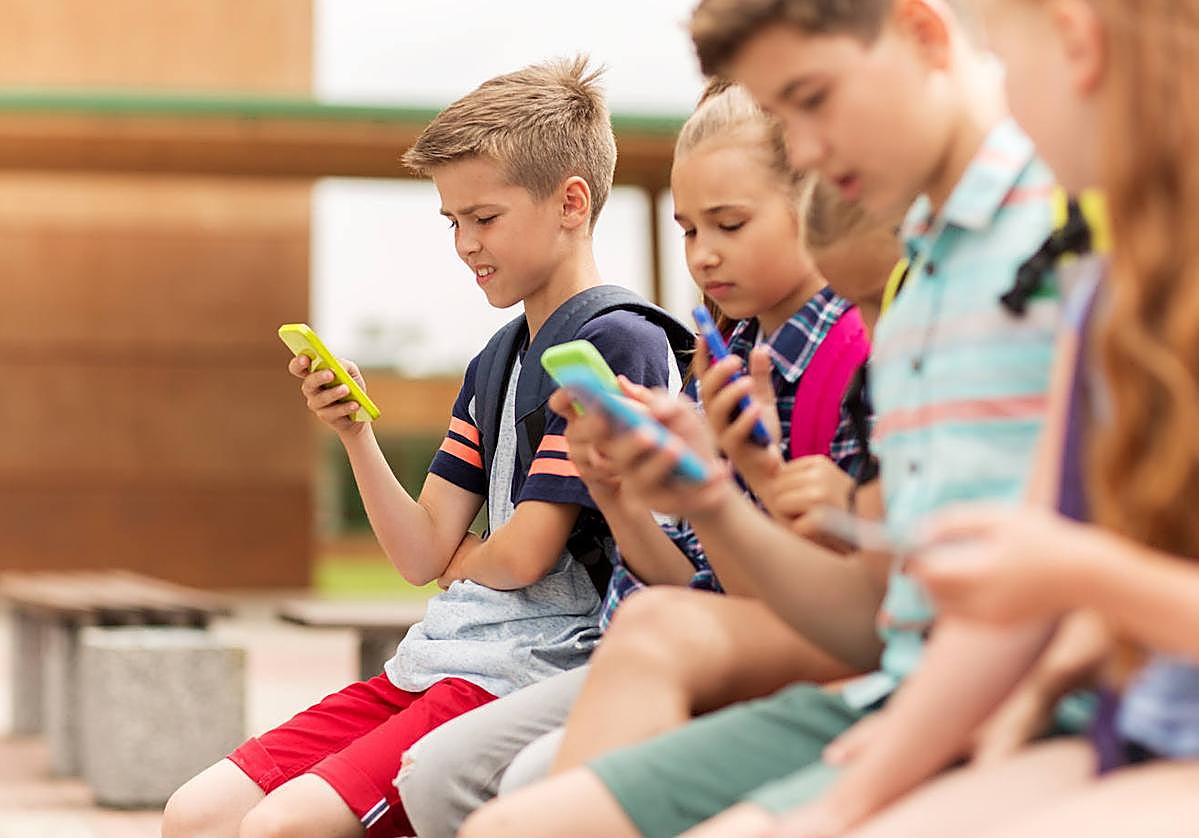 Asturias, a favor de «restringir» el móvil en Primaria y limitar su uso en Secundaria a herramienta pedagógica