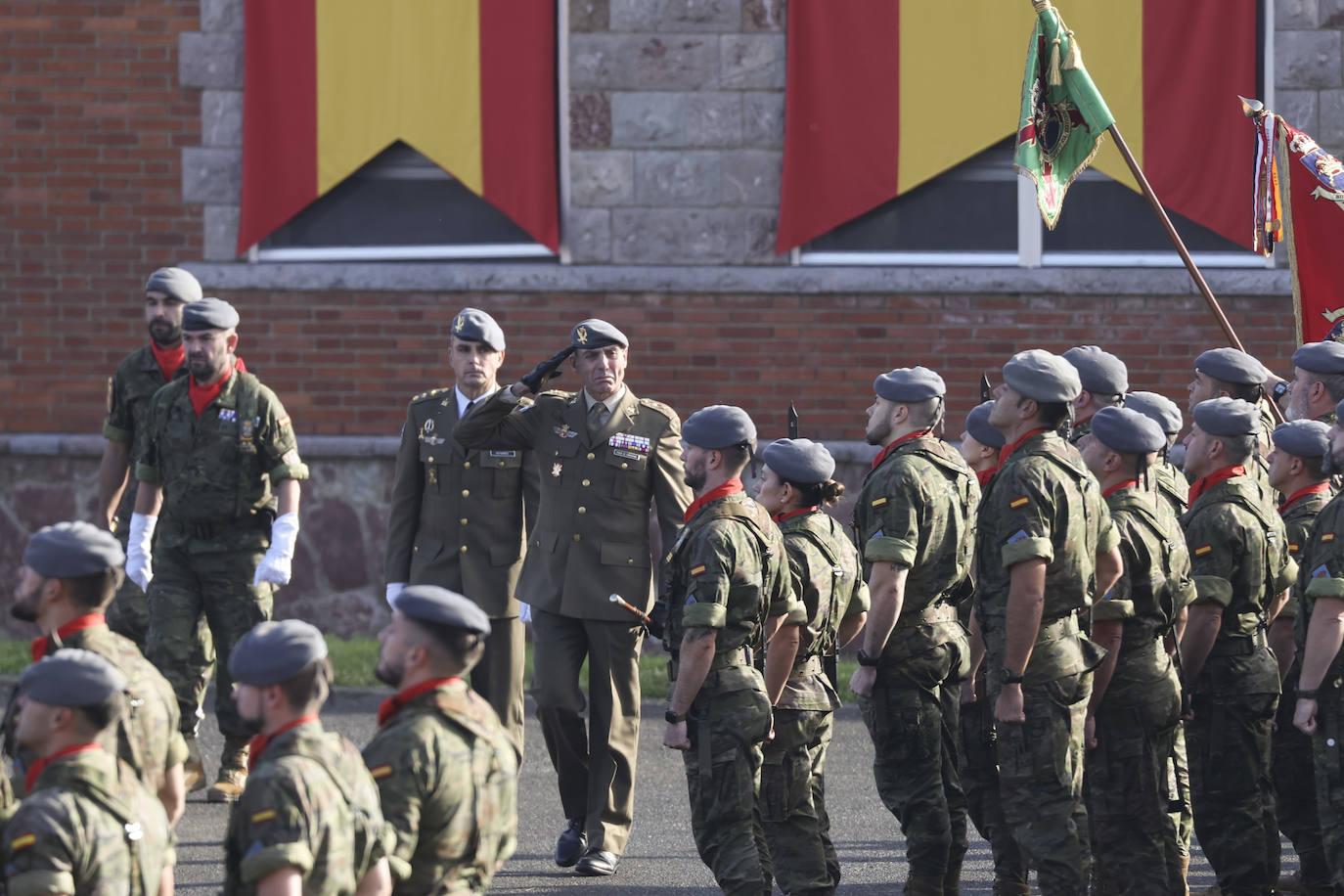 El coronel Jesús Martínez Victoria toma el mando del Regimiento de Infantería &#039;Príncipe 3&#039;